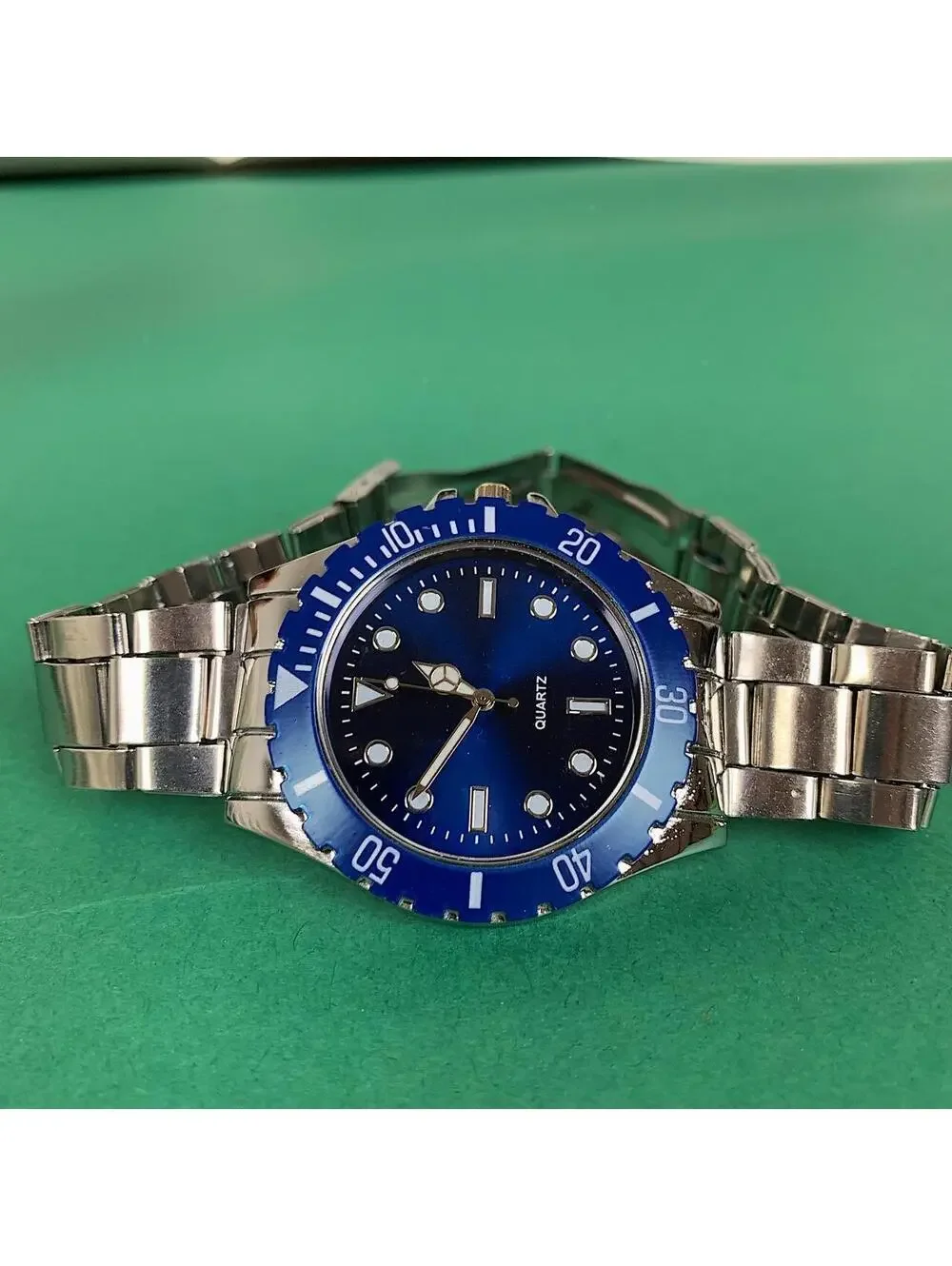 Classy Y2k 2000s vintage style essential minimalist retro stainless steel blue